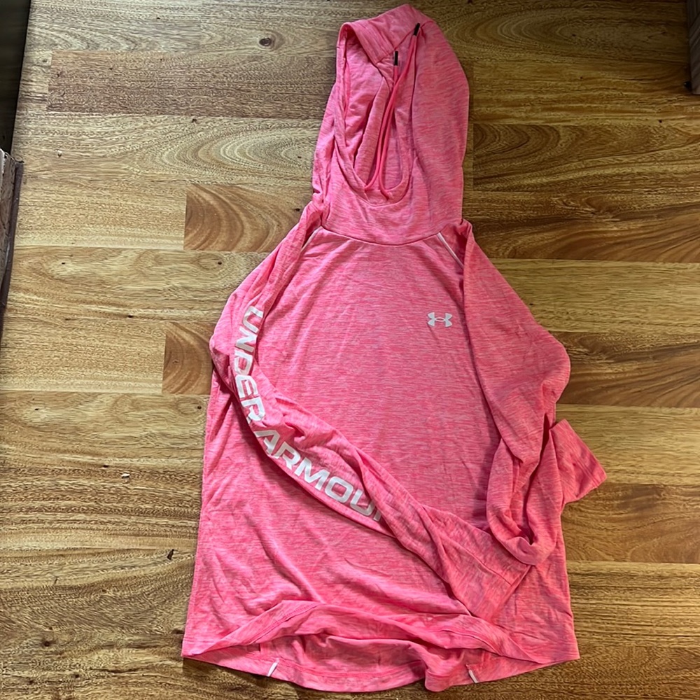 New loose fit under armor long sleeve running shirt
